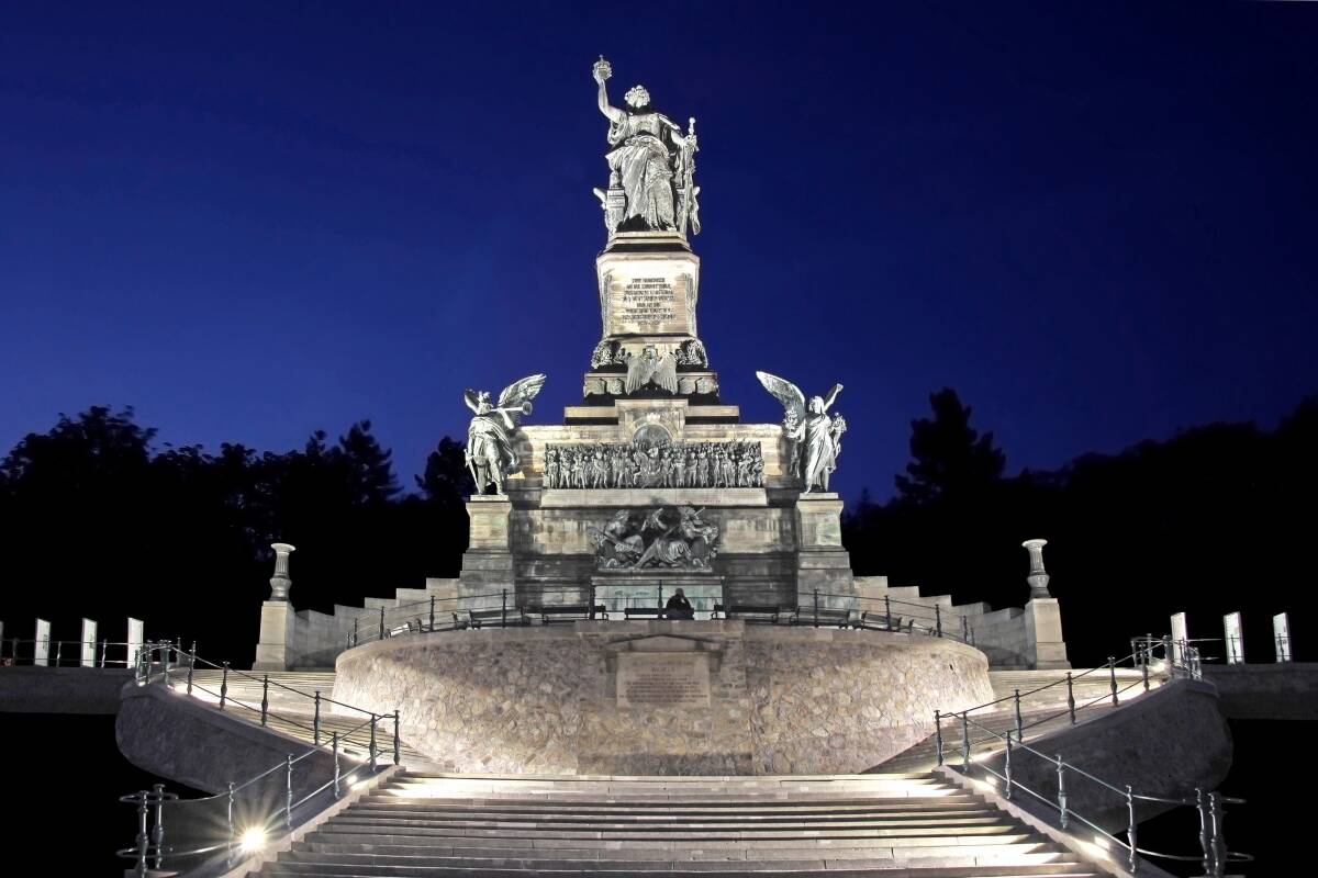 Niederwalddenkmal bei Nacht