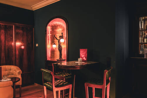 Innenansicht der Smokers Lounge 'Le Fumoir' im Bellevue Rheinhotel in Boppard